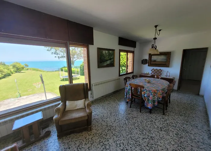 Sabugos, Entre El Mar Y La Montana